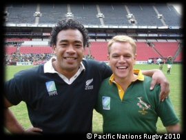 Epi Taione & Matt Damon on set of Invictus